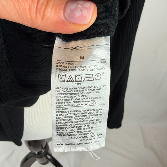 Gap Women's Boho Flowy style Long Sleeve Top | Black w/ Front Detail | Medium | - Picture 7 of 9